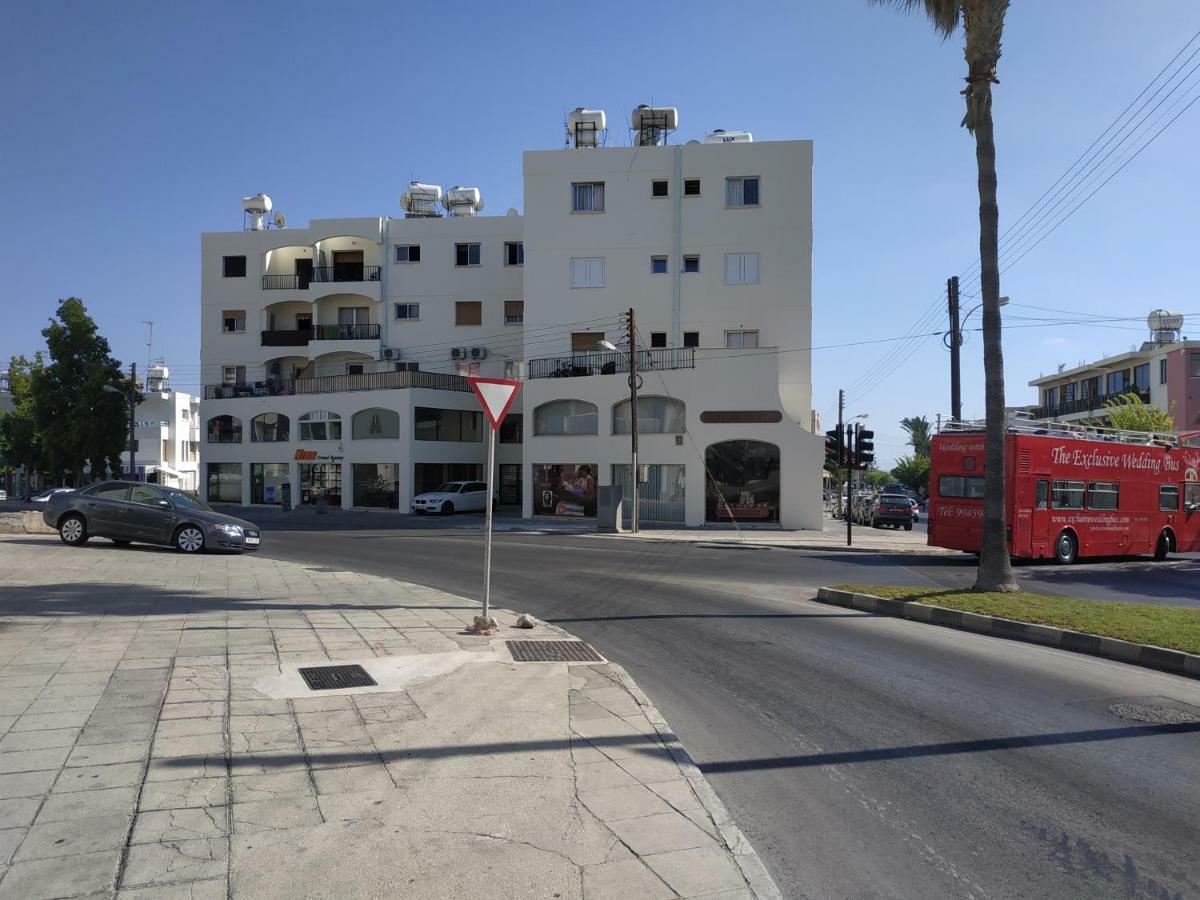 City Center Apartments Paphos Exteriör bild